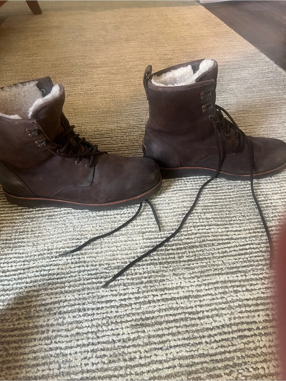 UGG Men's Waterproof Leather Shearling-Lined Boots Size 13 – Excellent Condition